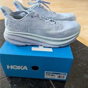 Hoka Clifton 9